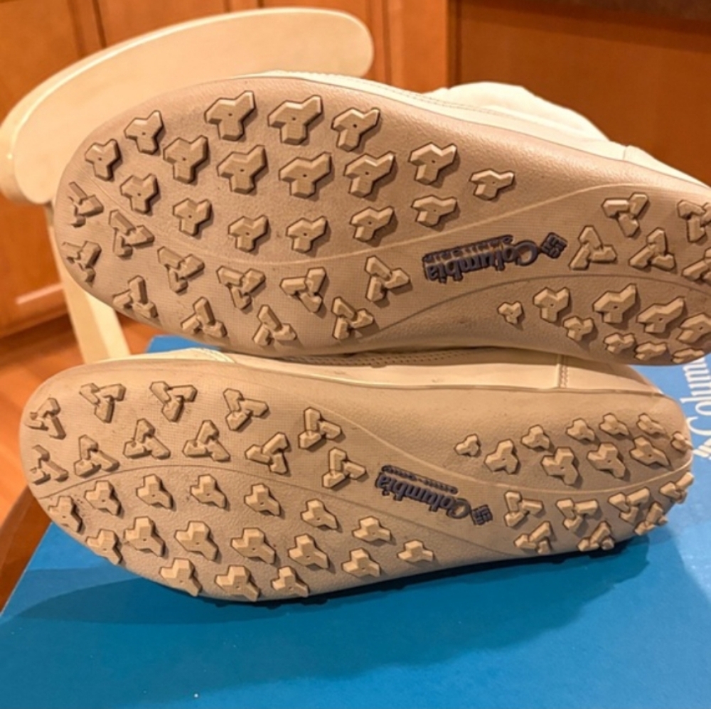 Columbia White Slip On Snow Boots Quilted Puffy Waterproof Insulated Cold Weathe - Picture 11 of 11